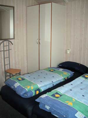 Schlafzimmer 1